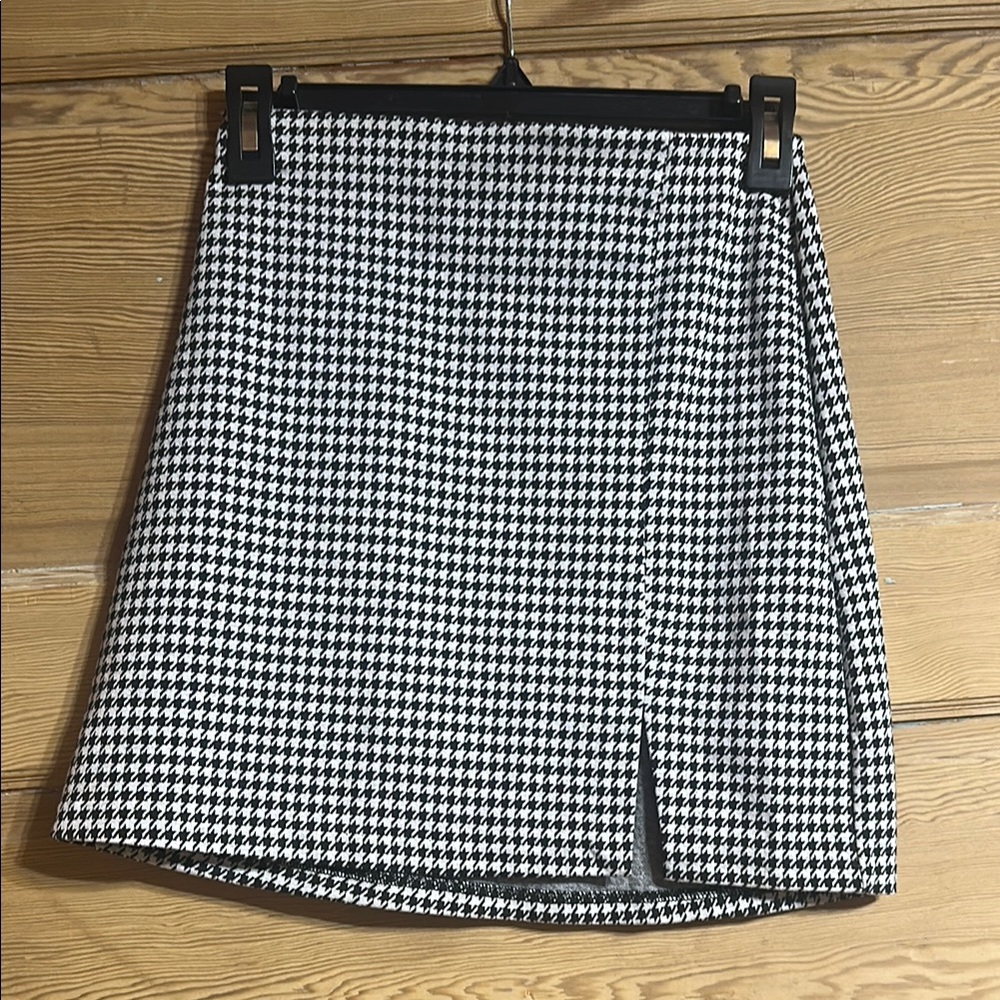 Classic Black and White Houndstooth Skirt